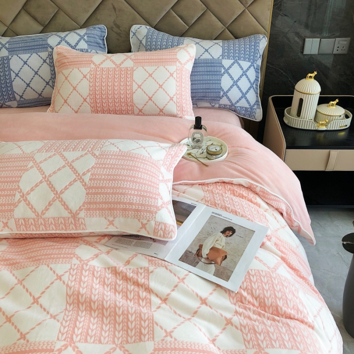 91家纺网 家纺一手货源 找家纺 慕尚 2022新款雕花绒立体牛奶绒轻奢系列四件套 华夫玉