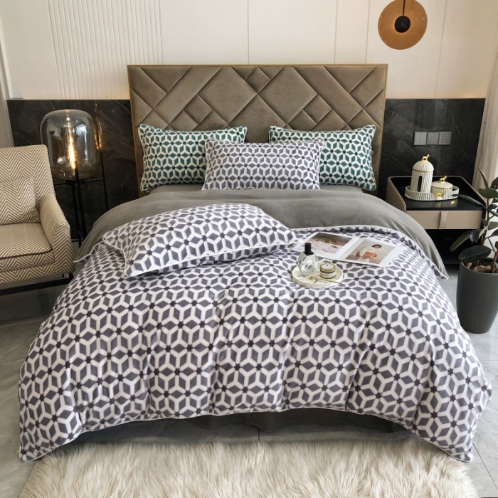 91家纺网 家纺一手货源 找家纺 慕尚 2022新款雕花绒立体牛奶绒轻奢系列四件套 洛奇灰