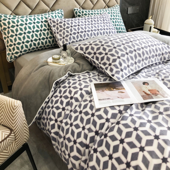 91家纺网 家纺一手货源 找家纺 慕尚 2022新款雕花绒立体牛奶绒轻奢系列四件套 洛奇灰