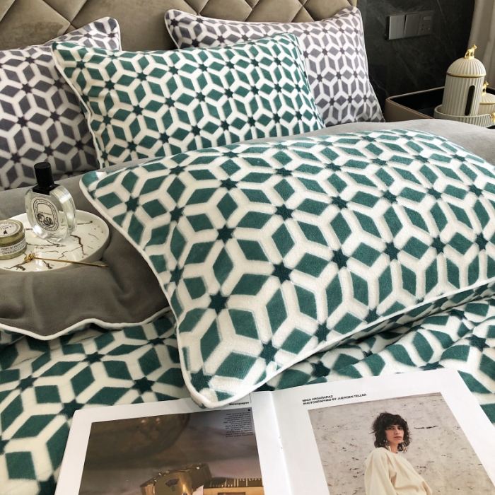 91家纺网 家纺一手货源 找家纺 慕尚 2022新款雕花绒立体牛奶绒轻奢系列四件套 洛奇绿