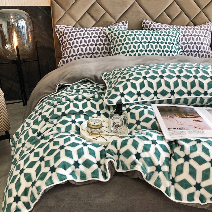 91家纺网 家纺一手货源 找家纺 慕尚 2022新款雕花绒立体牛奶绒轻奢系列四件套 洛奇绿