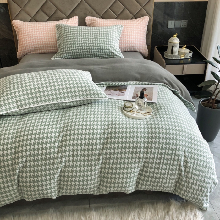 91家纺网 家纺一手货源 找家纺 慕尚 2022新款雕花绒立体牛奶绒轻奢系列四件套 千鸟格绿