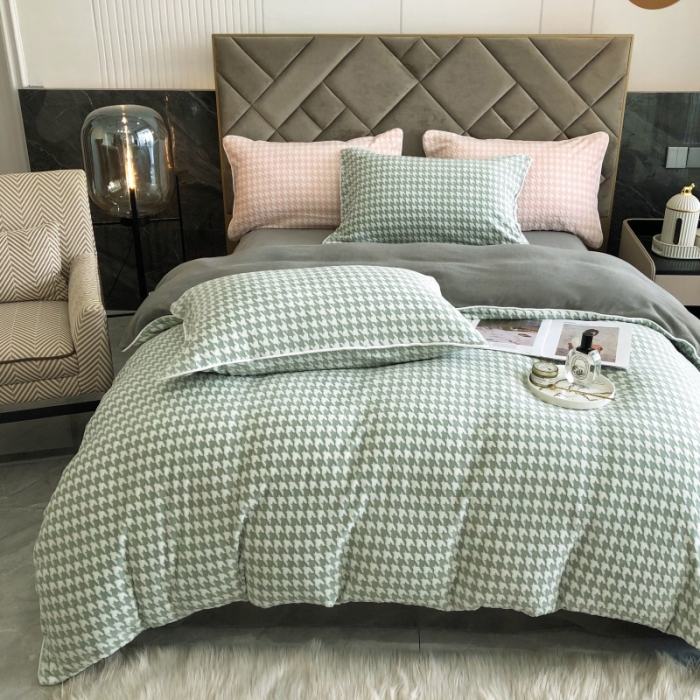91家纺网 家纺一手货源 找家纺 慕尚 2022新款雕花绒立体牛奶绒轻奢系列四件套 千鸟格绿