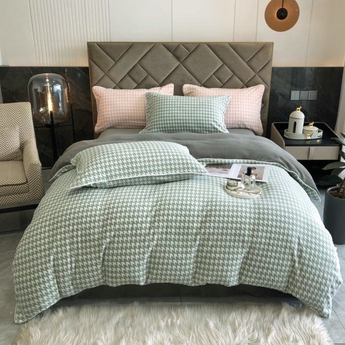 91家纺网 家纺一手货源 找家纺 慕尚 2022新款雕花绒立体牛奶绒轻奢系列四件套 千鸟格绿