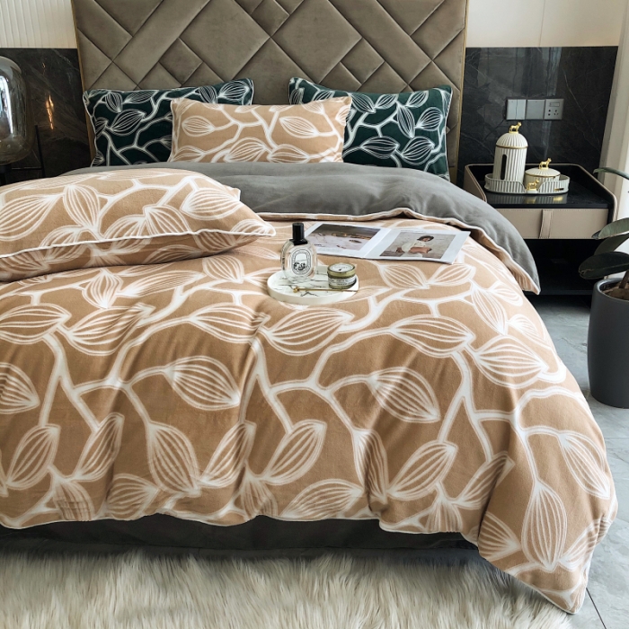 91家纺网 家纺一手货源 找家纺 慕尚 2022新款雕花绒立体牛奶绒轻奢系列四件套 树叶卡其