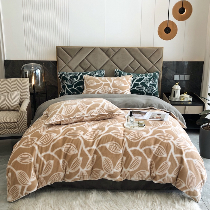 91家纺网 家纺一手货源 找家纺 慕尚 2022新款雕花绒立体牛奶绒轻奢系列四件套 树叶卡其