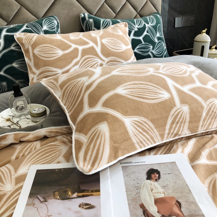 91家纺网 家纺一手货源 找家纺 慕尚 2022新款雕花绒立体牛奶绒轻奢系列四件套 树叶卡其