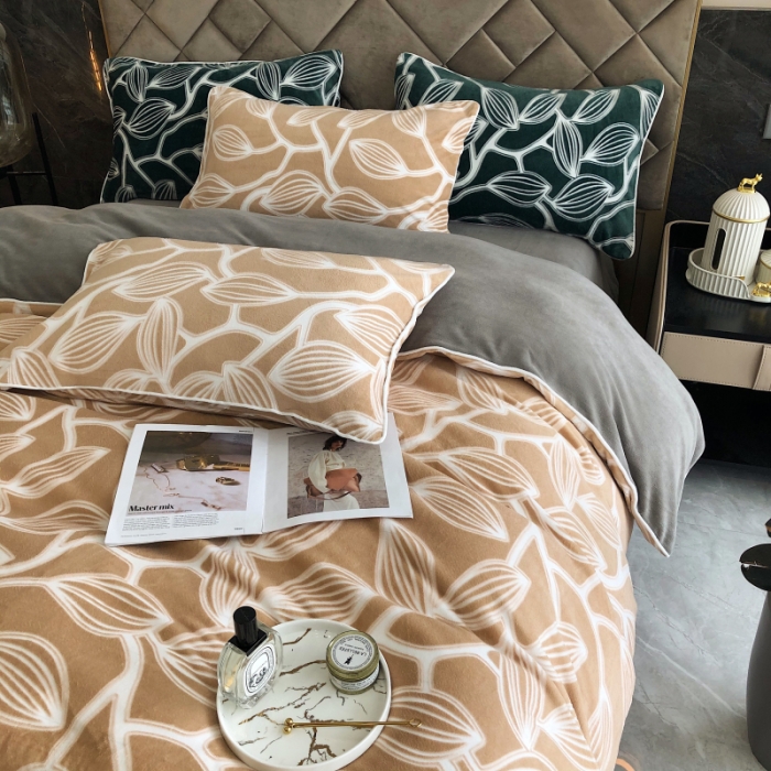 91家纺网 家纺一手货源 找家纺 慕尚 2022新款雕花绒立体牛奶绒轻奢系列四件套 树叶卡其