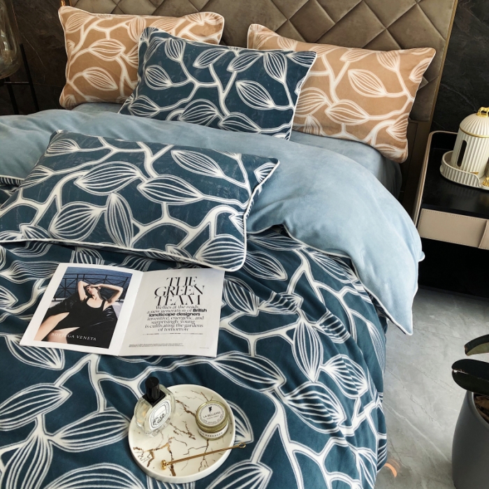 91家纺网 家纺一手货源 找家纺 慕尚 2022新款雕花绒立体牛奶绒轻奢系列四件套 树叶蓝