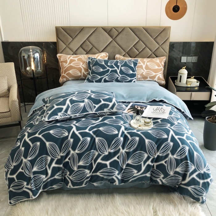 91家纺网 家纺一手货源 找家纺 慕尚 2022新款雕花绒立体牛奶绒轻奢系列四件套 树叶蓝