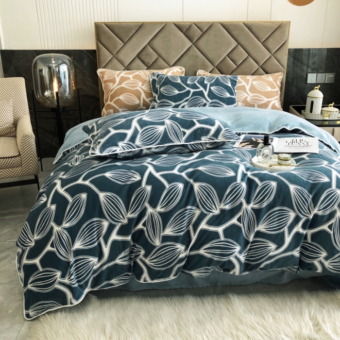 91家纺网 家纺一手货源 找家纺 慕尚 2022新款雕花绒立体牛奶绒轻奢系列四件套 树叶蓝