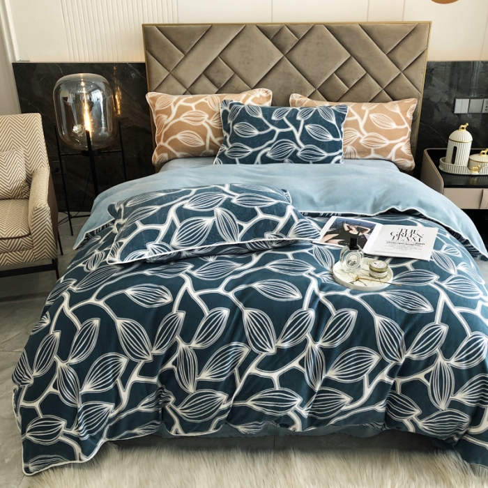 91家纺网 家纺一手货源 找家纺 慕尚 2022新款雕花绒立体牛奶绒轻奢系列四件套 树叶蓝