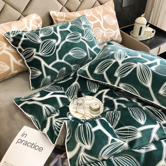 91家纺网 家纺一手货源 找家纺 慕尚 2022新款雕花绒立体牛奶绒轻奢系列四件套 树叶绿
