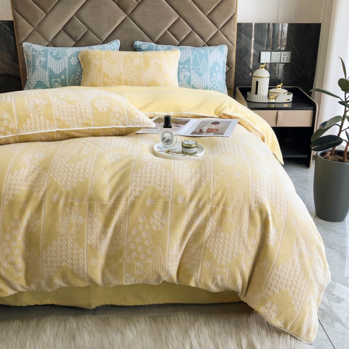 91家纺网 家纺一手货源 找家纺 慕尚 2022新款雕花绒立体牛奶绒轻奢系列四件套 小熊黄