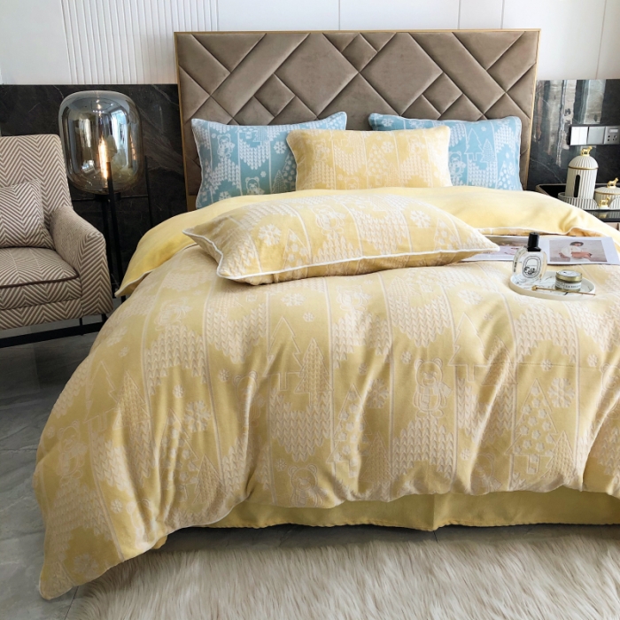 91家纺网 家纺一手货源 找家纺 慕尚 2022新款雕花绒立体牛奶绒轻奢系列四件套 小熊黄