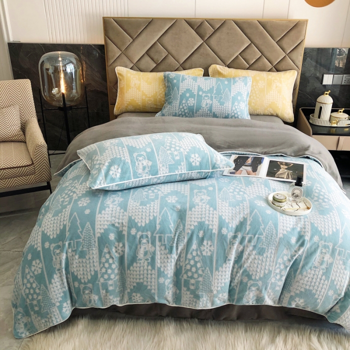 91家纺网 家纺一手货源 找家纺 慕尚 2022新款雕花绒立体牛奶绒轻奢系列四件套 小熊蓝