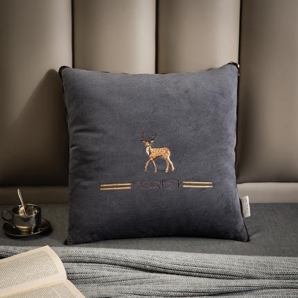 91家纺网 家纺一手货源 找家纺 翰轩家居 2021新款水晶绒绣花抱枕被 一鹿有你-高级灰