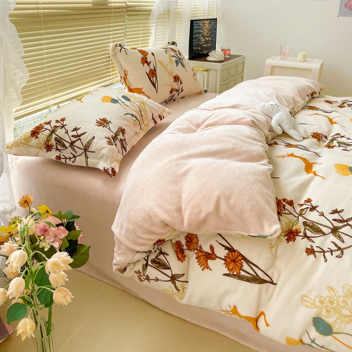 91家纺网 家纺一手货源 找家纺 慕尚 2022新款田园花卉类牛奶绒单被套 美好时光