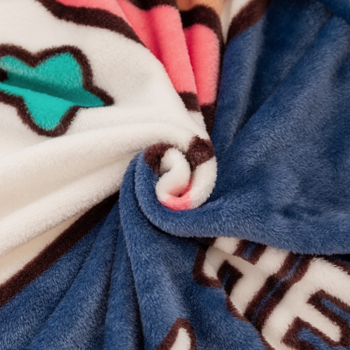 91家纺网 家纺一手货源 找家纺 卡奥家纺 2021新款大版卡通毛毯儿童抱被盖毯 太空熊