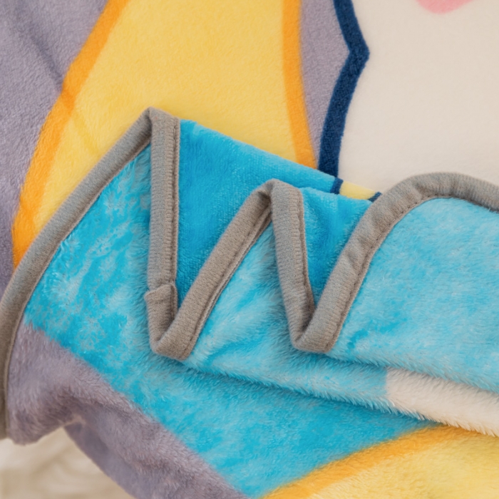 91家纺网 家纺一手货源 找家纺 卡奥家纺 2021新款大版卡通毛毯儿童抱被盖毯 月亮猫