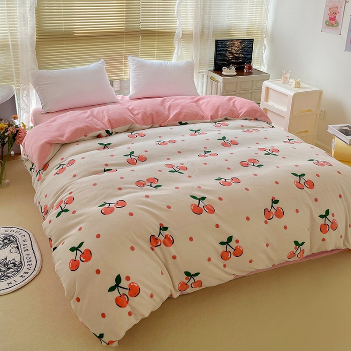 91家纺网 家纺一手货源 找家纺 慕尚 2022新款田园花卉类牛奶绒单被套 樱桃恋人