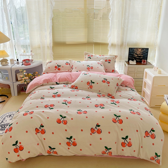 91家纺网 家纺一手货源 找家纺 慕尚2022新款田园花卉类牛奶绒四件套 樱桃恋人