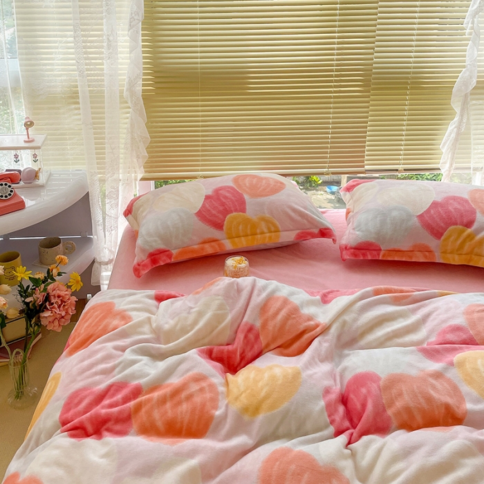 91家纺网 家纺一手货源 找家纺 慕尚2022新款田园花卉类牛奶绒四件套 小桃桃