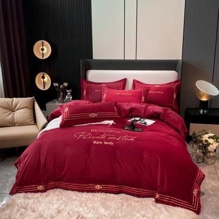 91家纺网 家纺一手货源 找家纺 苹果星2022新款牛奶绒婴儿丽丝臻棉水晶绒绣花四件套 酒红