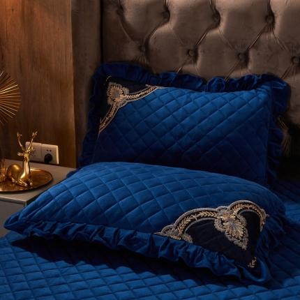 91家纺网 家纺一手货源 找家纺 （总）家之硕 2021新款水晶绒夹棉床裙三件套 幸运花系列