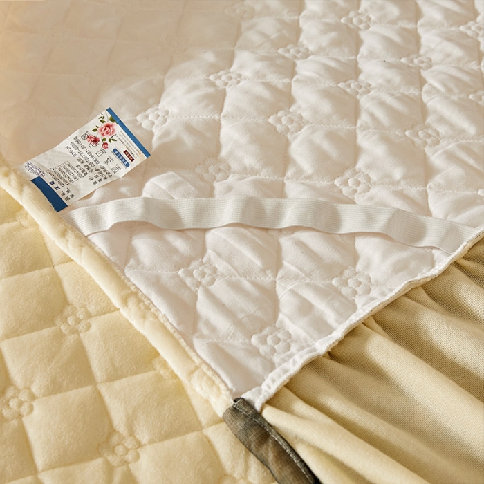 91家纺网 家纺一手货源 找家纺 情恒2025新款皇朝盛世系列全夹棉单床头罩大靠背靠垫 米黄色