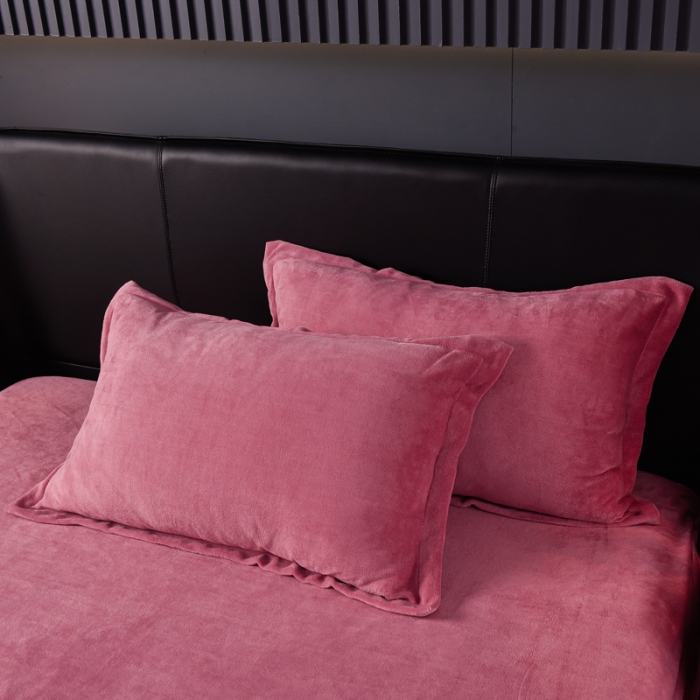 91家纺网 家纺一手货源 找家纺 简爱 2025新款高克重简单款牛奶绒刺绣四件套 羽毛-豆沙