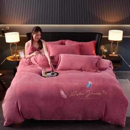 91家纺网 家纺一手货源 找家纺 简爱 2025新款高克重简单款牛奶绒刺绣四件套 羽毛-豆沙