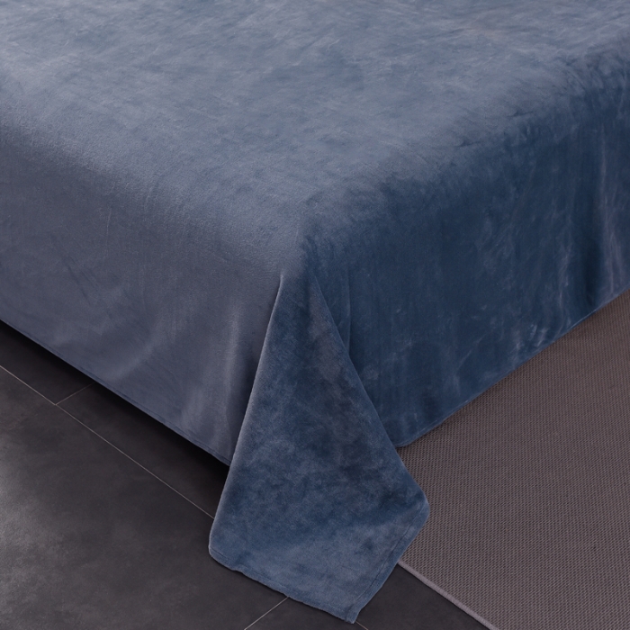 91家纺网 家纺一手货源 找家纺 简爱 2025新款高克重简单款牛奶绒刺绣四件套 羽毛-蓝灰