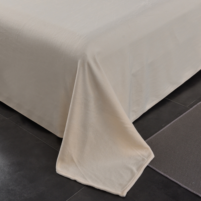 91家纺网 家纺一手货源 找家纺 简爱 2025新款高克重简单款牛奶绒刺绣四件套 羽毛-米黄