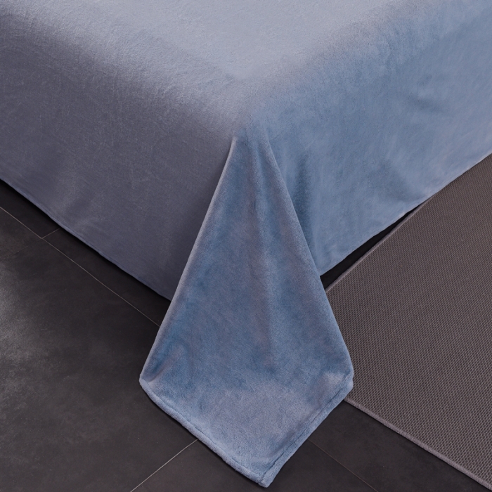 91家纺网 家纺一手货源 找家纺 简爱 2025新款高克重简单款牛奶绒刺绣四件套 羽毛-天蓝