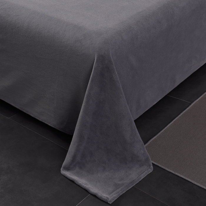 91家纺网 家纺一手货源 找家纺 简爱 2025新款高克重简单款牛奶绒刺绣四件套 羽毛-烟熏灰