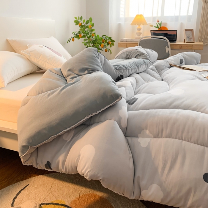 91家纺网 家纺一手货源 找家纺 （总）慕尚家纺 2022新款水洗棉小花边冬被-棚拍