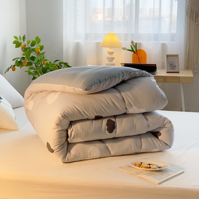 91家纺网 家纺一手货源 找家纺 （总）慕尚家纺 2022新款水洗棉小花边冬被-棚拍