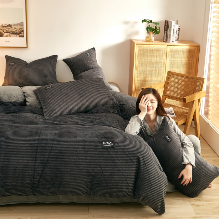 91家纺网 家纺一手货源 找家纺 爱洛家纺 2021新款保暖魔法绒四件套 灰色