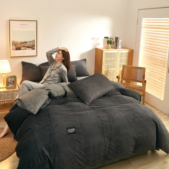 91家纺网 家纺一手货源 找家纺 爱洛家纺 2021新款保暖魔法绒四件套 灰色