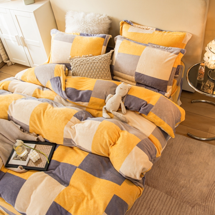 91家纺网 家纺一手货源 找家纺 凡客2021秋冬新款重3.8kg高克重牛奶绒印花四件套哈维黄