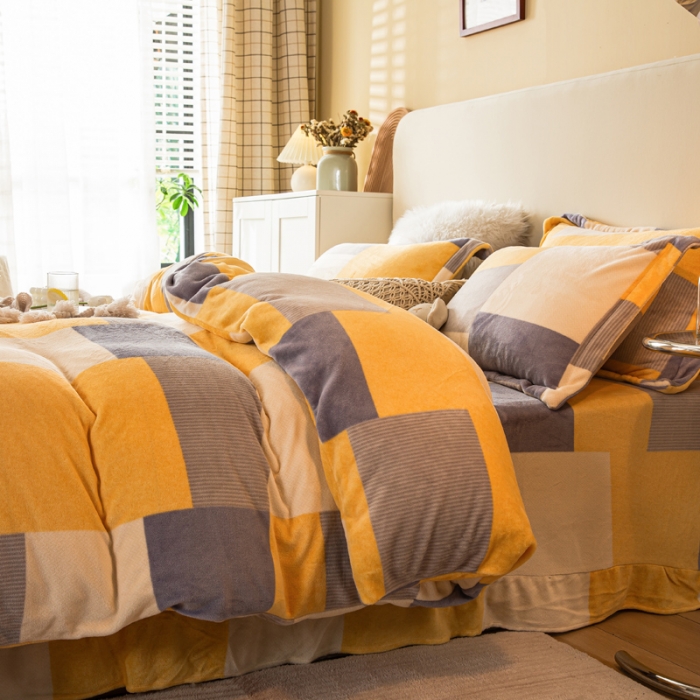 91家纺网 家纺一手货源 找家纺 凡客2021秋冬新款重3.8kg高克重牛奶绒印花四件套哈维黄