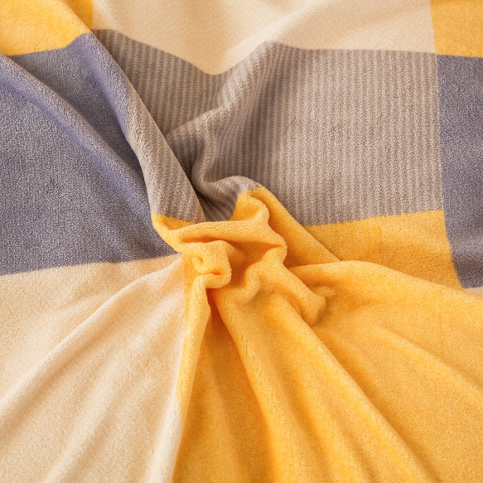 91家纺网 家纺一手货源 找家纺 凡客2021秋冬新款重3.8kg高克重牛奶绒印花四件套哈维黄