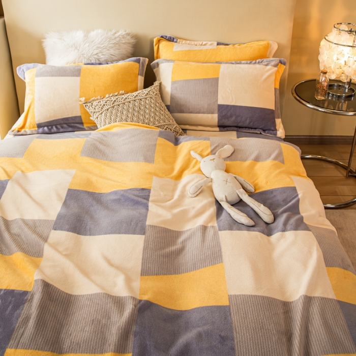 91家纺网 家纺一手货源 找家纺 凡客2021秋冬新款重3.8kg高克重牛奶绒印花四件套哈维黄