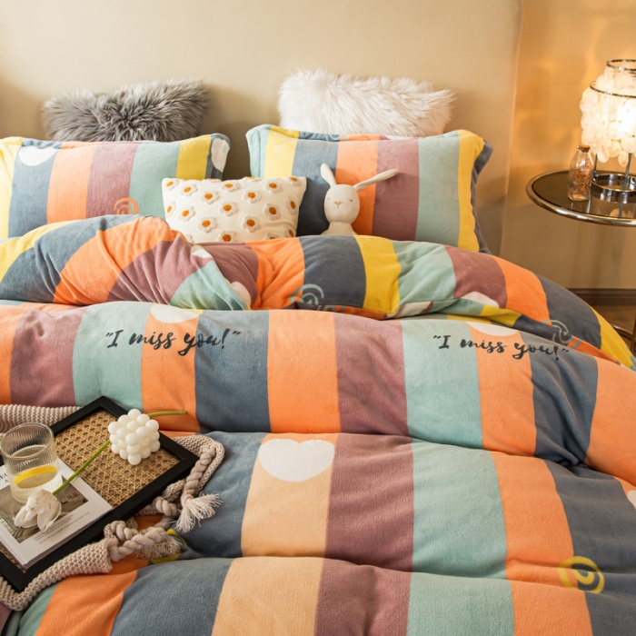 91家纺网 家纺一手货源 找家纺 凡客2021秋冬新款重3.8kg高克重牛奶绒印花四件套恋青春