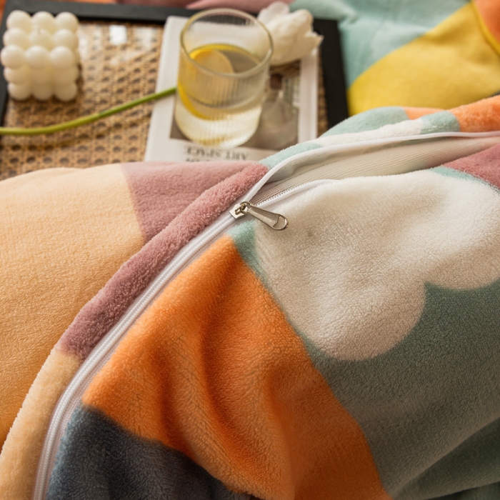 91家纺网 家纺一手货源 找家纺 凡客2021秋冬新款重3.8kg高克重牛奶绒印花四件套恋青春