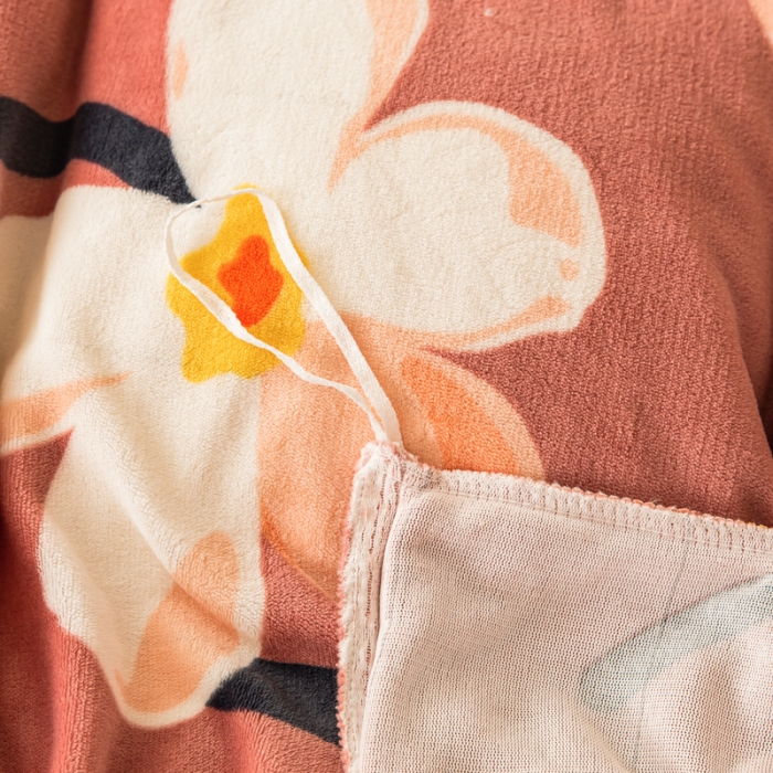 91家纺网 家纺一手货源 找家纺 凡客2021秋冬总重3.8kg高克重牛奶绒印花四件套那拉提红