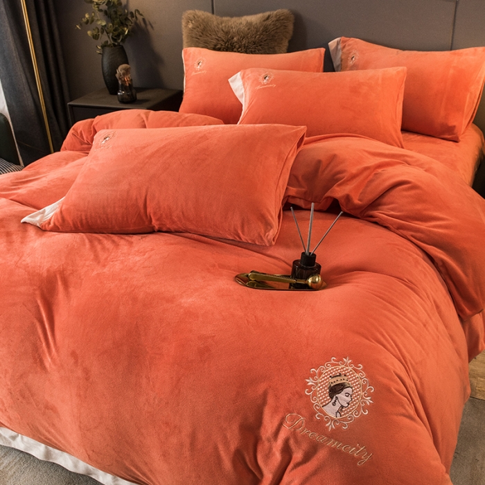 91家纺网 家纺一手货源 找家纺 凡客2021秋冬新款水晶绒绣花四件套-居里夫人 烈焰橙