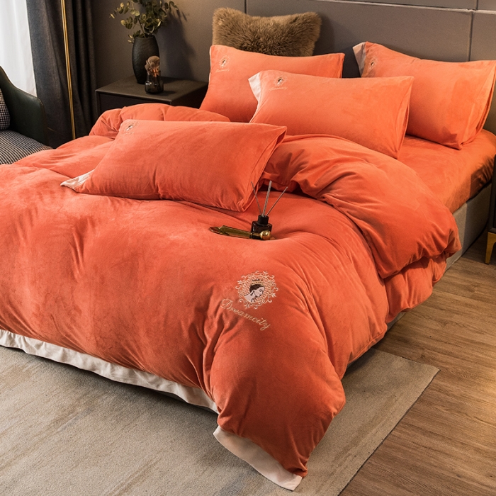 91家纺网 家纺一手货源 找家纺 凡客2021秋冬新款水晶绒绣花四件套-居里夫人 烈焰橙