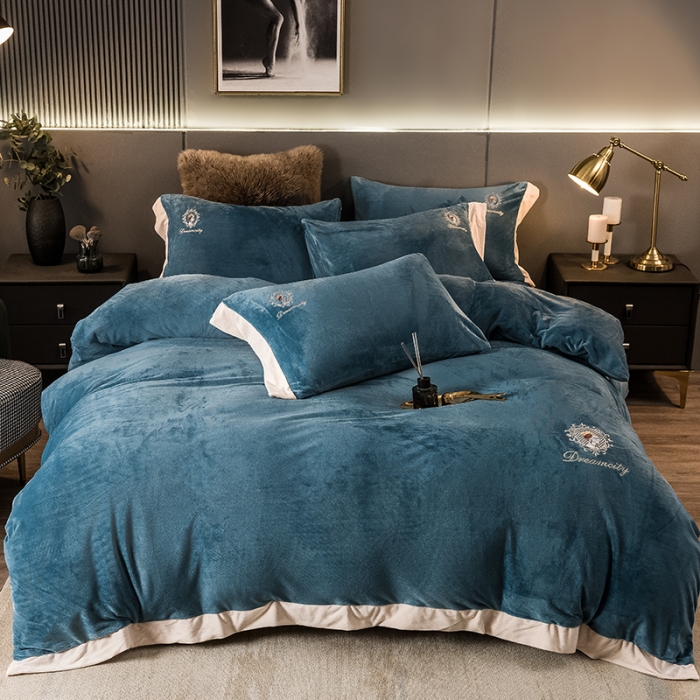 91家纺网 家纺一手货源 找家纺 凡客2021秋冬新款水晶绒绣花四件套-居里夫人 月光蓝